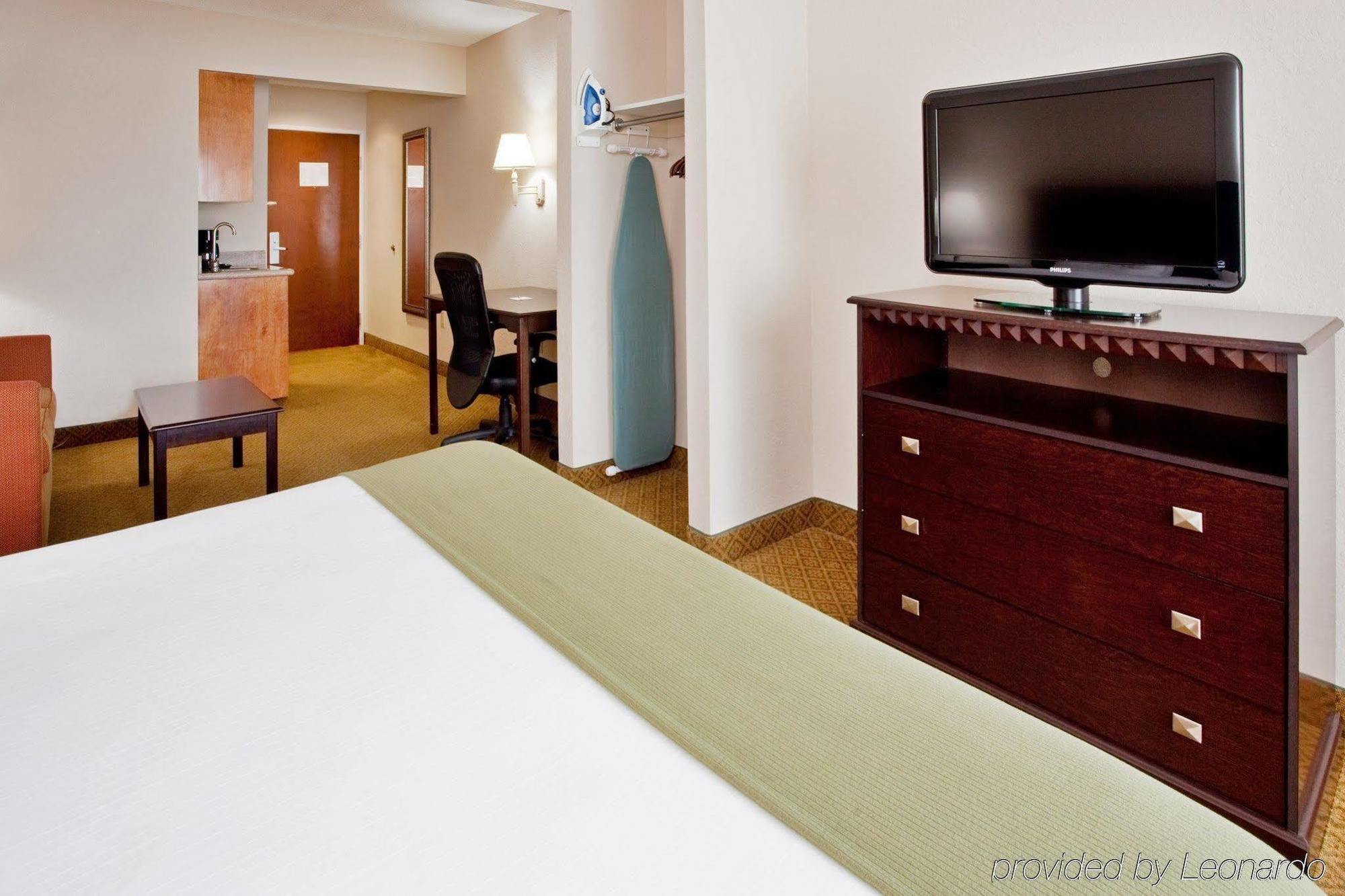 Holiday Inn Express Hotel & Suites Kinston, An Ihg Hotel Rum bild
